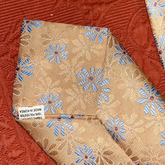 Floral Pattern Tie - Picture 6 of 7